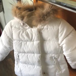 Girls winter jacket. With hooded fur collar. White.